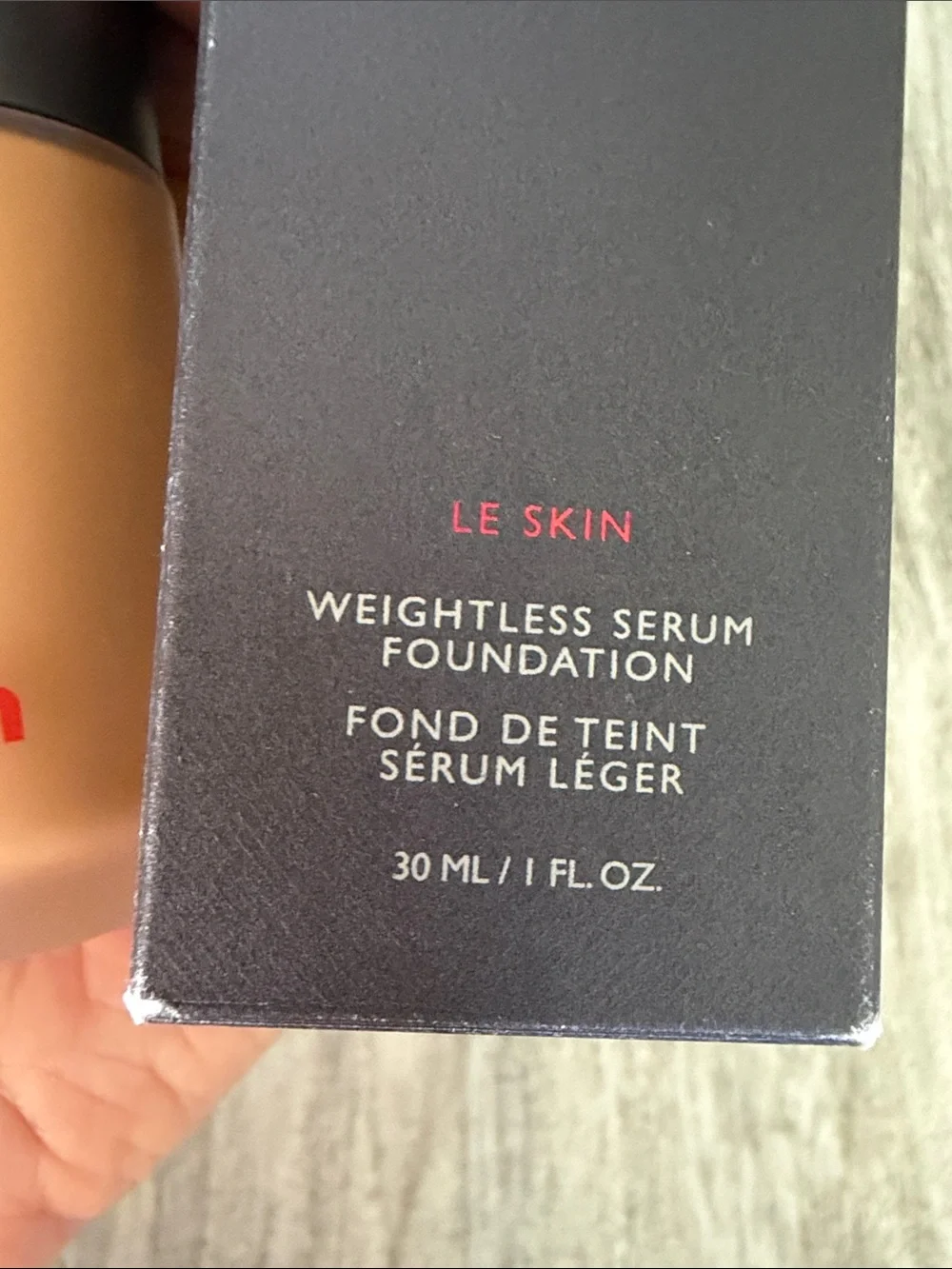 Le Skin Weightless Serum Foundation — tan 190g - Picture 4 of 4